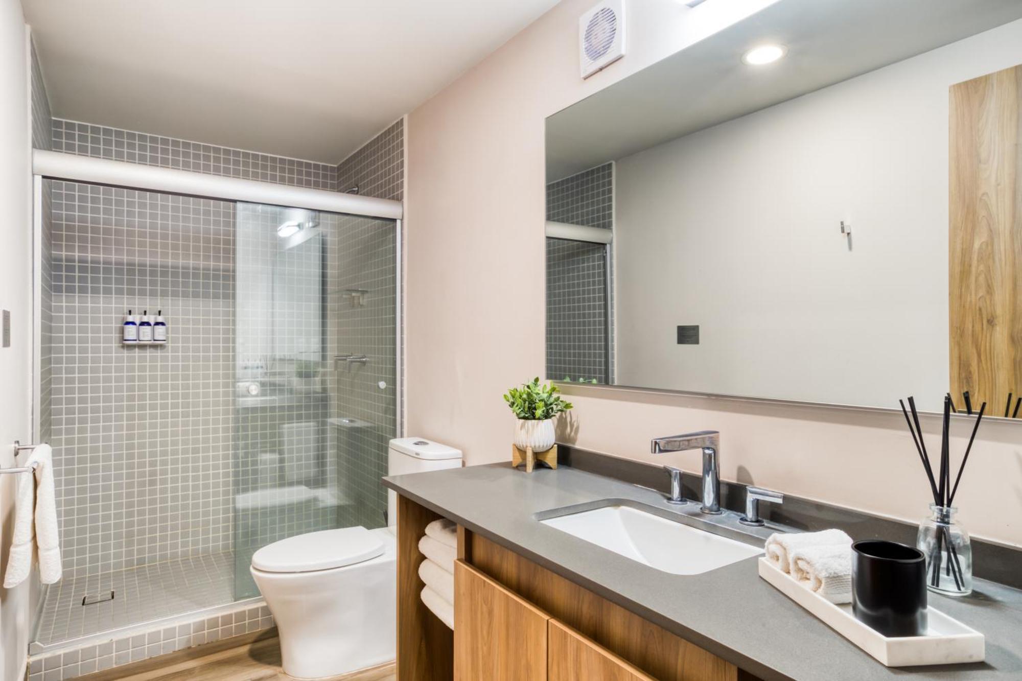 Two-Bedroom Apartment with Balcony,1618929466:JPEG